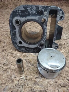 1982 1983 82 83 Yamaha XT200 Engine Motor Cylinder Jug Barrel W Piston xt 200 - Picture 1 of 24