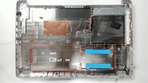 Dell Inspiron 17 (5770) Base Bottom Cover Assembly - Afbeelding 1 van 2
