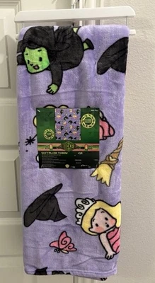 "Manta Wicked Franco Burlington 40x50"" nueva con etiquetas - Little Elphaba & Little Glinda" Foto 1 de 4