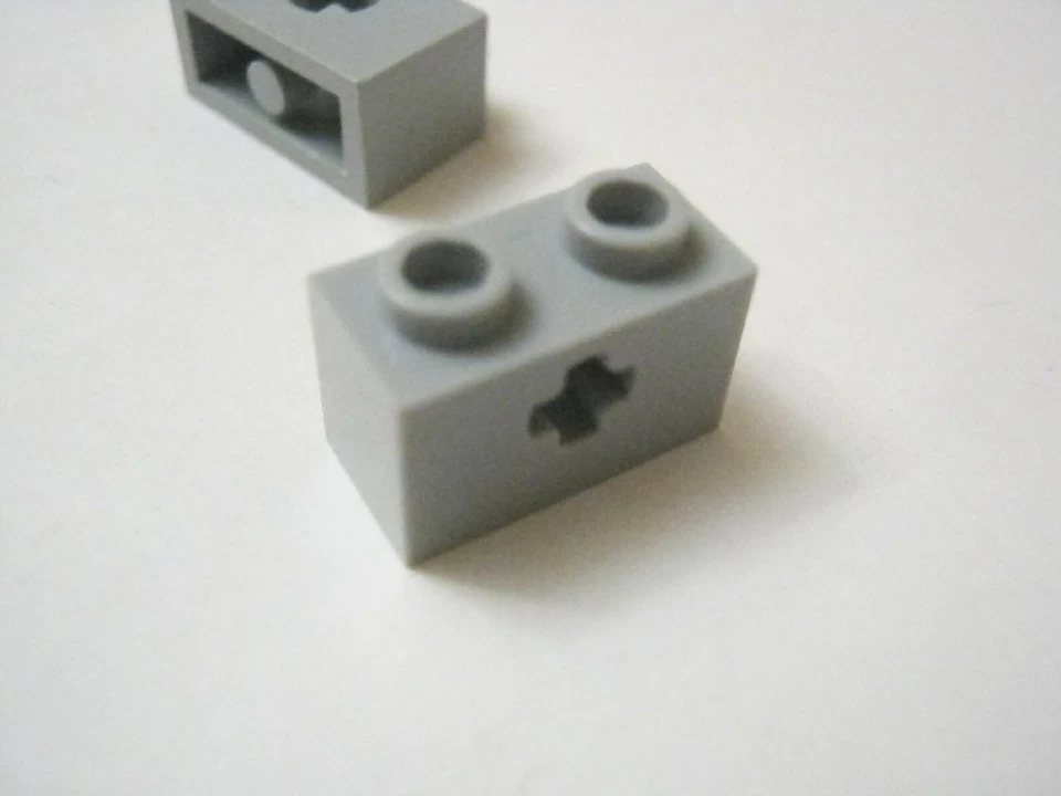 Lego Lot Of 7 Light Gray 1x2 Brick With One Ribbed Axle Hole, 32064 (028-124) - Image 1 of 1