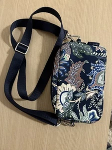 Vera Bradley Crossbody 8x5 1/2” Wallet Purse Navy Multi Very Nice!! - Picture 1 of 9