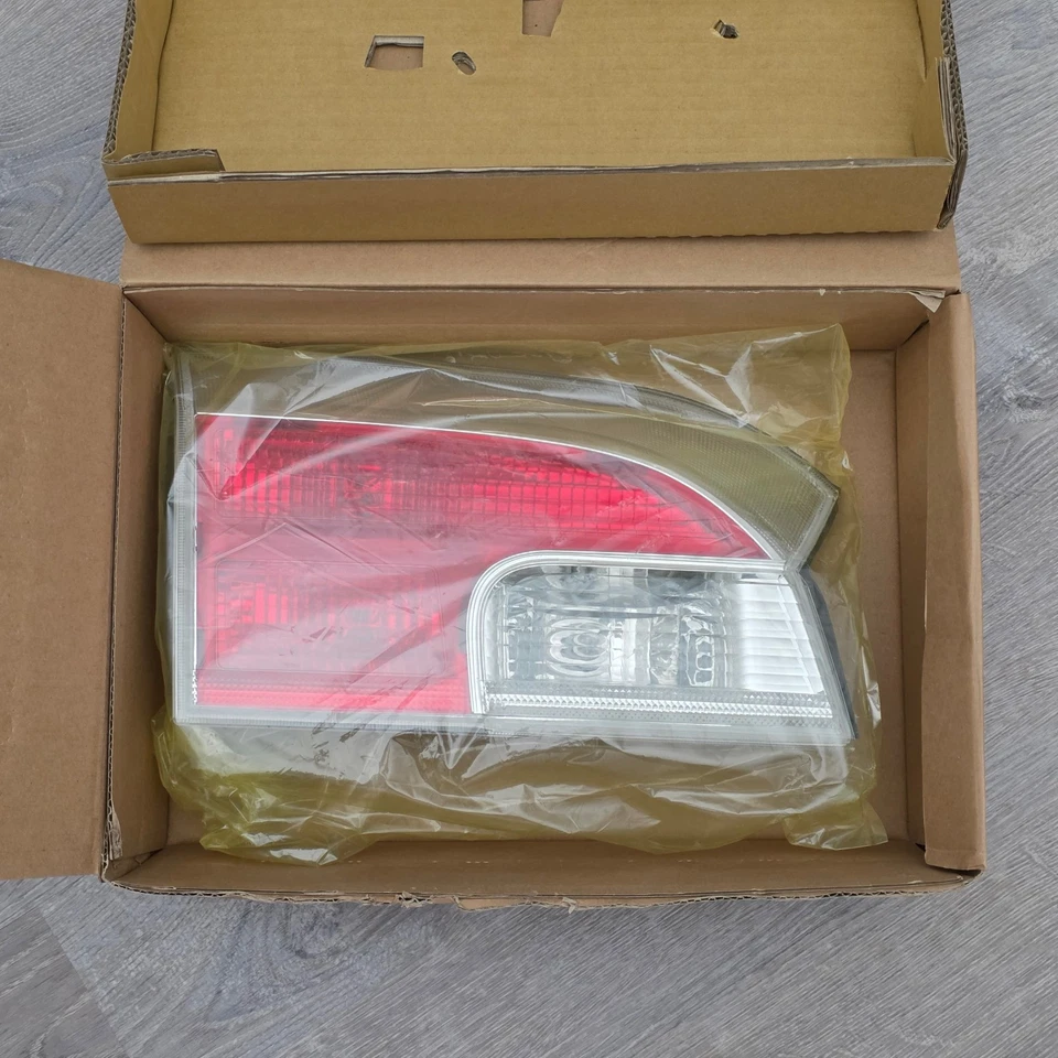 NUEVA LUZ TRASERA INTERIOR DEPO conductor izquierdo 13-17 GMC Terrain Denali CAPA 20987300 NUEVA EN CAJA Foto 1 de 4