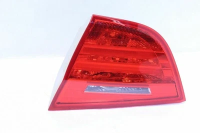 BMW 328i 335i M3 2009-2011 sedán luz trasera derecha montaje tapa 63217154156 OEM usado Foto 1 de 4