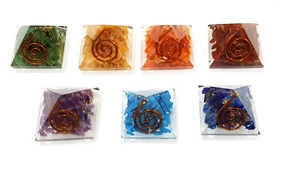 Lot de 7 chakras de bébé pyramide d'orgone pour guérison d'orgone Reiki Guérison Méditation - Photo 1 sur 5