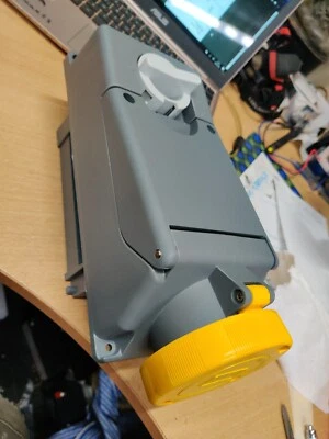 Ilme  32a 2p&e 110v wall switch interlock socket  Panel Mount 3243kssp Recess - Image 1 of 4