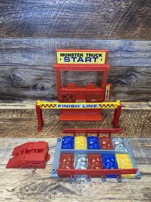 Micro Machines Roll-Down Showdown 1991 Start parts. - Image 1 of 4