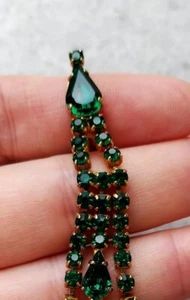 Beautiful vintage green crystals mono clip- earring - Picture 1 of 6