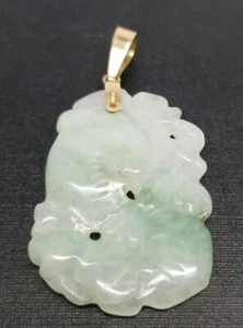 VINTAGE CARVED MOSS ON SNOW WHITE AND GREEN JADEITE JADE 14K GOLD PENDANT - Picture 1 of 4