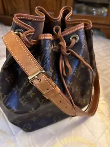 Louis Vuitton authentic leather large bucket and drawstring - Picture 1 of 9
