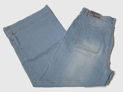 NWT 1822 Denim Wonen's WIDE LEG CROP Silk Denim LT Blue Size 8 - Image 1 of 4