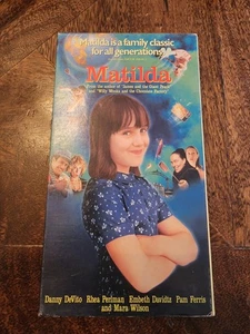 Matilda 1996 VHS Tape Starring Danny DeVito - Picture 1 of 3