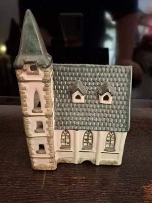 Romantisches Teelichthaus „Mittelalterliche Kirche“ - Sinowai REG. - Porzellan/K - Bild 1 von 4