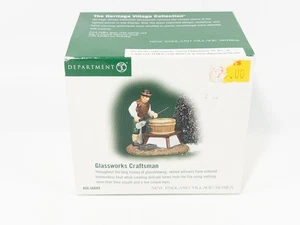Serie Department 56 New England Village, 56.56689 Glassworks Craftsman, GR8 - Imagen 1 de 4