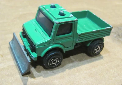 Camión quitanieves arado verde Majorette #259 1:82 Sc Unimog 4x4 Foto 1 de 4
