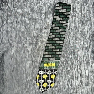Green Bay Packers Ralph Marlin NFL football logo 100% silk neck tie - Picture 1 of 5