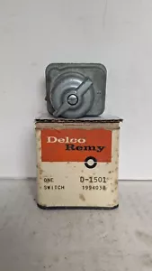 NOS HEADLIGHT SWITCH 1949-1957 INTERNATIONAL TRACTOR, McCormich-Deering 1994038 - Picture 1 of 15