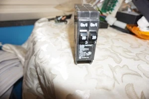 INTERRUPTOR DE CIRCUITO EATON CUTLER HAMER BD3020 - Imagen 1 de 3