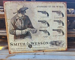 REVOLVER SMITH & WESSON MFG. INSEGNA IN LATTA Pistole S&W vintage pubblicità rustica pistola cowboy - Foto 1 di 5