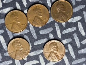 Set Of 6 From Year 1944-1975 US Lincoln Penny NO MINT MARK - Picture 1 of 2