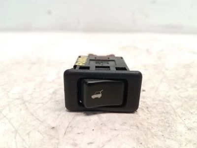 Interruptor de tablero Infiniti QX4 1999 - maletero/portón Foto 1 de 3