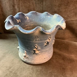 Vintage 1930er BYRD Keramik Tyler Texas Stipple Biskuit blau Airbrush gekräuselte Vase - Bild 1 von 10