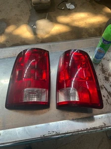 OEM Dodge 2011-2018 RAM 1500 LEFT Right Passenger TAIL LIGHT Bulb Style SET PAIR - Picture 1 of 7