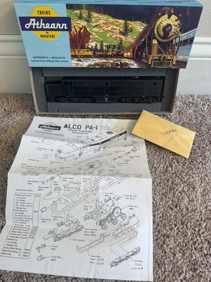 Athearn HO Scale 3321 Undecorated ALCO PA1 Diesel Locomotive Dummy NIB   - Image 1 of 4