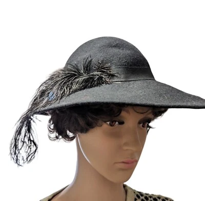 DE COLECCIÓN AÑOS 50 100% ALA ANCHA SOMBRERO LANA NEGRO CON PLUMA DE GALLO ELEGANTE Foto 1 de 4