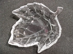 Studio Nova Winter Maple Leaf candy bowl trinket clear crystal glass dish 5.5" - Picture 1 of 3