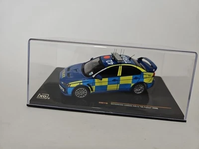 IXO Mitsubishi Lancer EVO X Policía del Reino Unido 2008 azul con Battenburg 1:43 diecast Foto 1 de 4