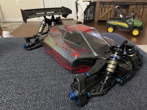 Team Associated RC8B3.2E 1:8 Electric Buggy W/ Motor, ESC And Servo