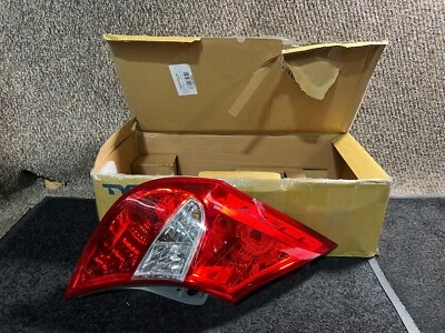 TYC 左尾灯总成 11-11950-00-9 适用于 2012-2014 现代口音 2013 — 第 1/4 张图片