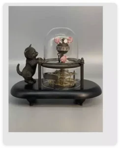 Exquisito Reloj Mecánico Antiguo Chino Cobre Hecho a Mano Gato Pez - Imagen 1 de 8