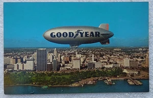 1970er Luftaufnahme der Skyline Miami Goodyear Blimp Postkarte unbesendet - Bild 1 von 2