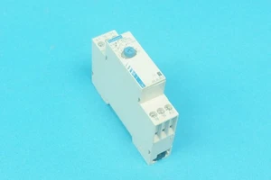Crouzet 88826115 MAR 1 timer relay 0.1 s - 100 h 24VDC 24-240 VAC 1 CO contact - Picture 1 of 2