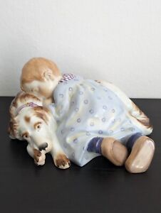 Meissen Figur 73368 "Kind schlafend auf liegenden Hund" Konrad Hentschel  Kinder