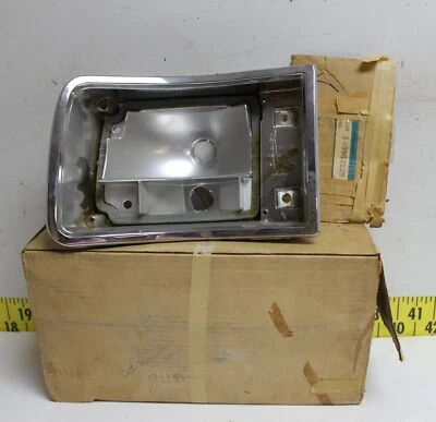Carcasa de luz trasera izquierda GM 5963529LH 1971-73 Chevrolet Caprice (SVM126 nueva OEM) Foto 1 de 4