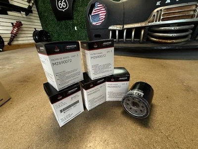 (5) NEW OEM Genuine Mitsubishi OEM Engine Oil Filter MZ690072 - Image 1 of 4