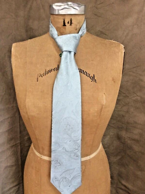 Corbata para Hombres DKNY 100% SEDA GRIS PLATA PAISLEY DAMASK Jacquard Gris Corbata Clásica Foto 1 de 3