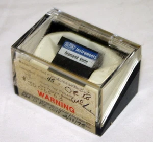 CUCHILLO DIAMANTE DUPONT PARA ULTRAMICROTOMÍA 45 GRADOS INCLUIDO ÁNGULO TIPO SU ESTILO N - Imagen 1 de 7