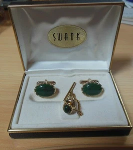 Vintage Swank Gold Tone & Green Stone Cuff Links & Tie Tack in Original Box - Picture 1 of 5