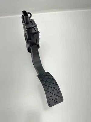 2013-2017 AUDI A4 A5 S4 S5 B8 - GAS Pedal / Accelerator Module OEM 4H1723523 - Image 1 of 4