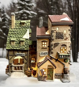 Dept 56 Dickens Heritage Village Oliver Twist Fagins Hideaway Mint w/Box & Light - Picture 1 of 9