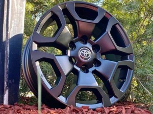 4x GENUINE TOYOTA HILUX SR5 2021 BLACK 18" Wheels HILUX 4WD PRADO RIMS ONLY - Picture 1 of 2