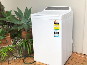 Fisher & Paykel Series 5 8.5kg Top Load Washing Machine - Picture 1 of 7