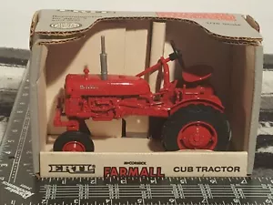 Ertl McCormick Farmall Cub 1/16 die-cast farm tractor replica collectible - Picture 1 of 7