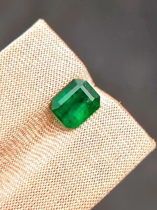 Piedra Esmeralda Verde Corte Esmeralda Natural Suelta Facetada de Swat Pakistán - Imagen 1 de 4
