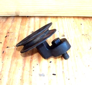 1967 Mercedes Benz W111, cooling fan belt tensioner - Picture 1 of 3