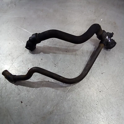 Junção de mangueira de refrigeração de água do motor Audi A4 B7 2004-2008 8E0121049AC - Imagem 1 de 4