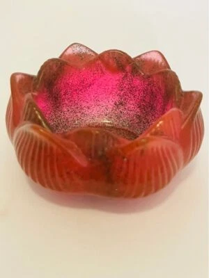 Candelabro Flor Loto Verde con Especificaciones Naranja Foto 1 de 4